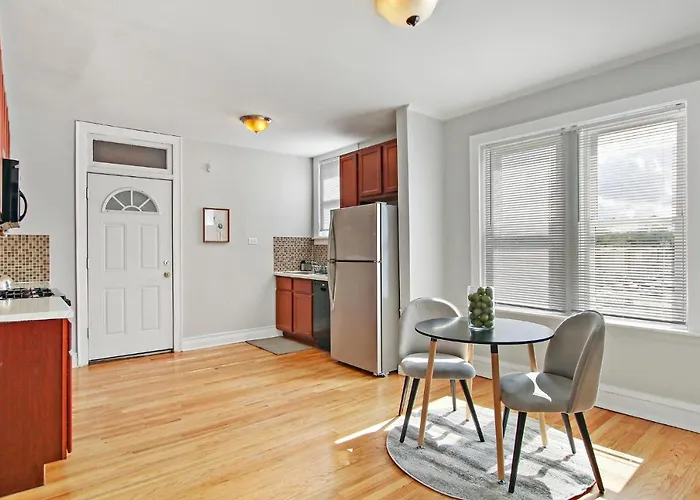 Vibrant 1br Close To Dining - Cullom B3 Apartment Chicago
